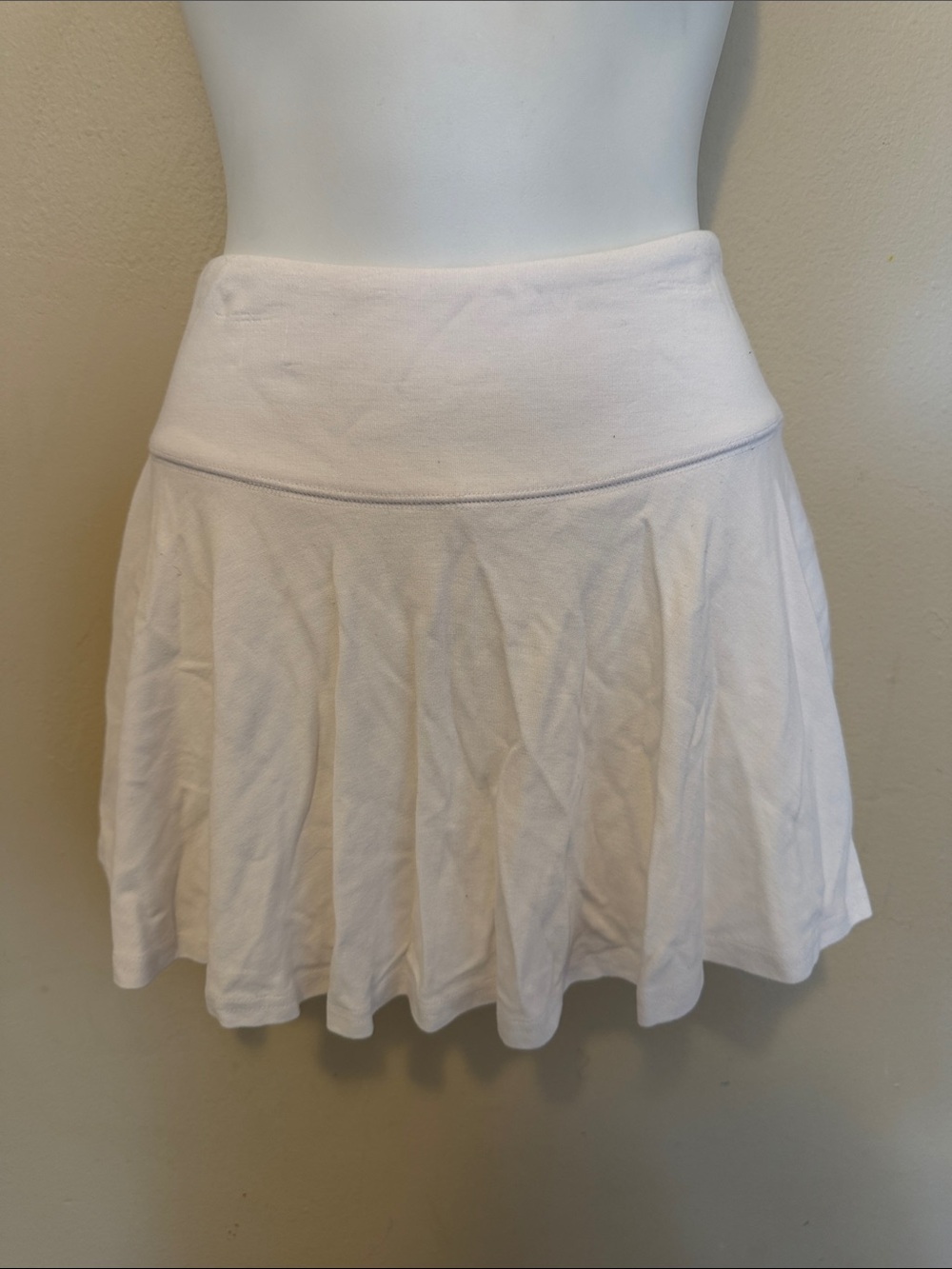 Women’s White Knit Skater Skirt with Wide Waistband